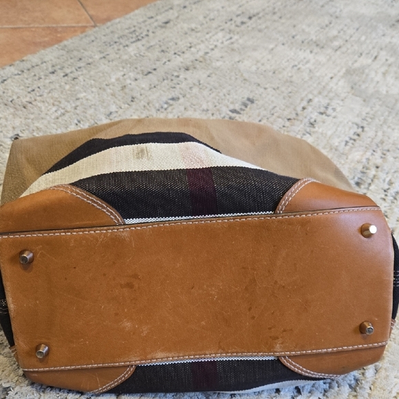 Burberry Women's Medium Maidstone Tote - Picture 6 of 12